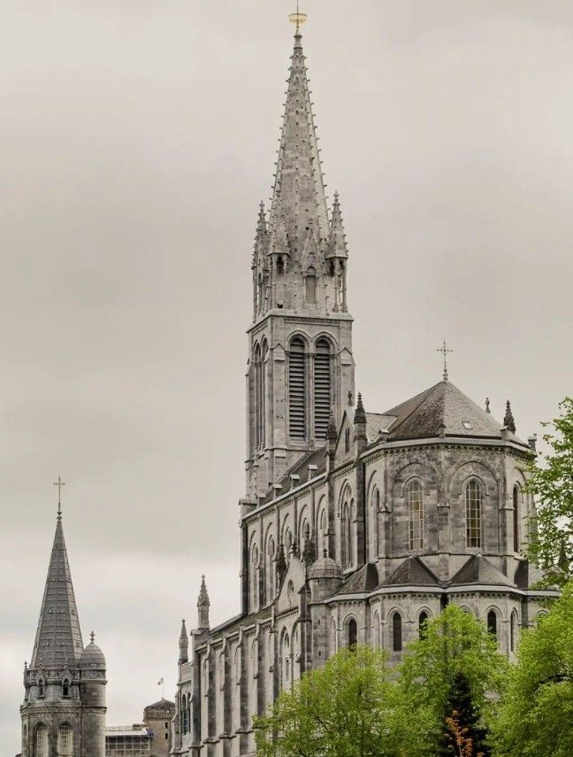sanctuaire lourdes