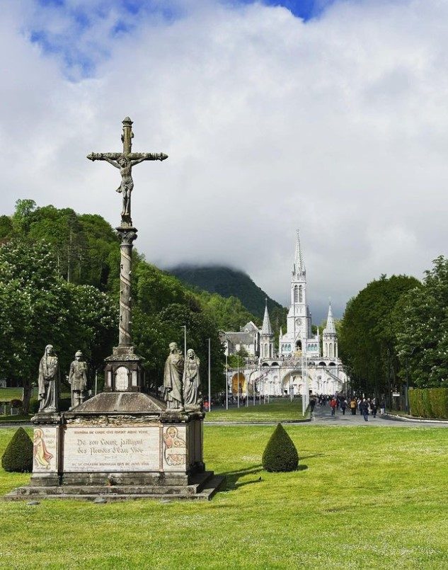 sanctuaire lourdes